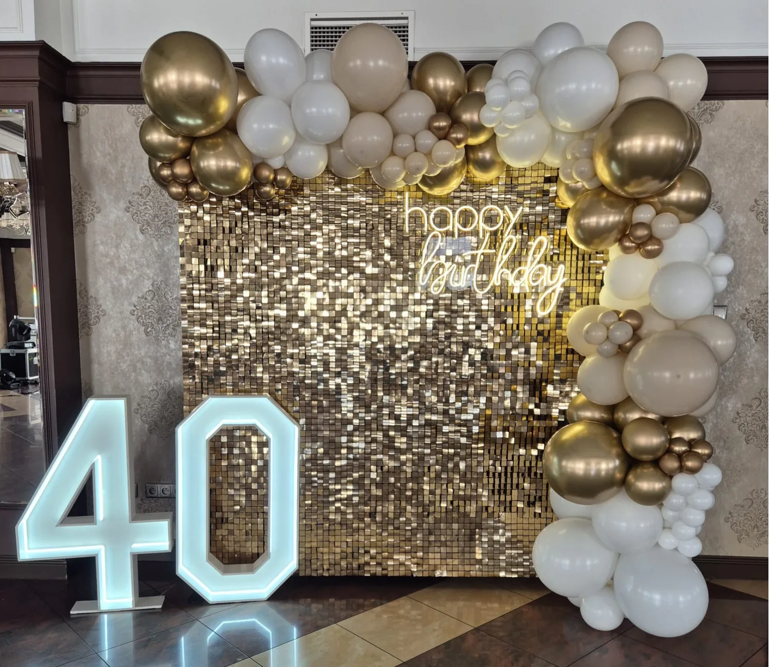 Ścianka cekinowa na urodziny